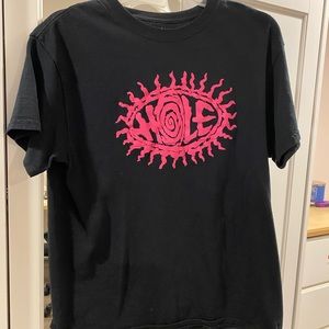 Hole band tee
